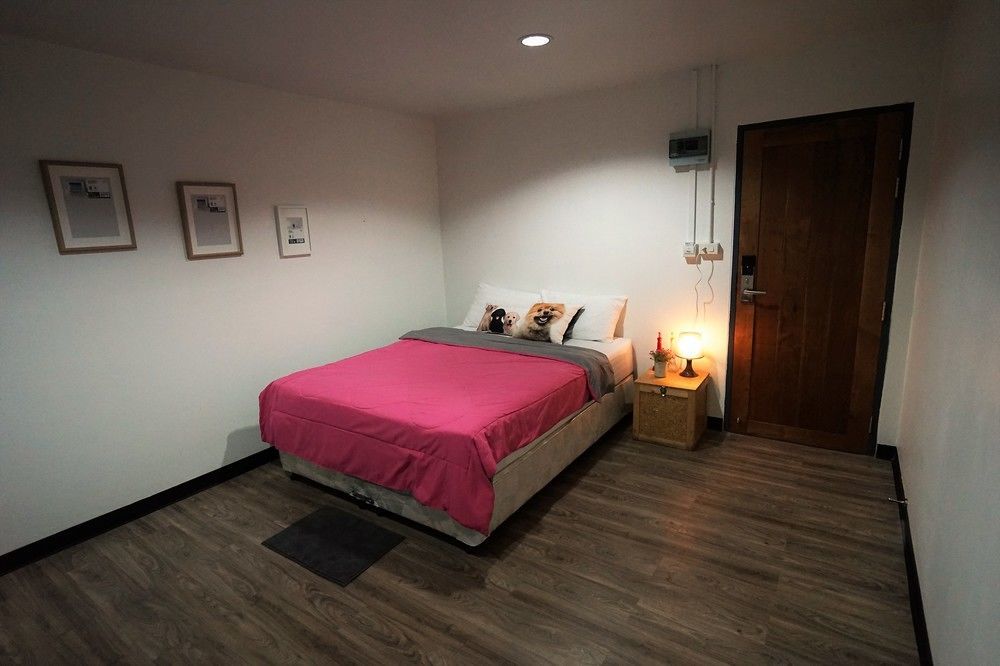 T Hostel @ Rama4 Bangkok Exterior photo